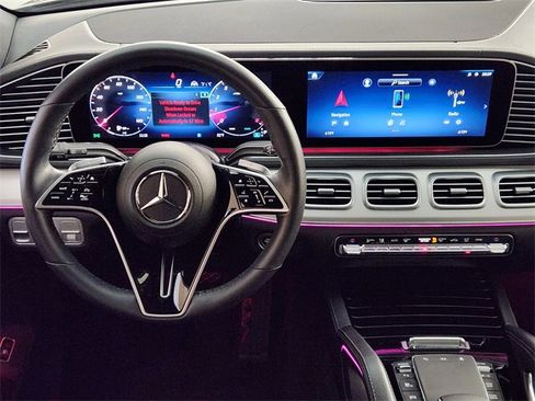 Used 2025 Mercedes-Benz GLS 450 4MATIC image 27
