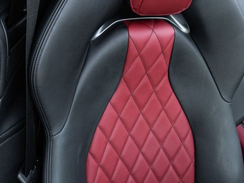 Used 2021 Ferrari 812 GTS image 26