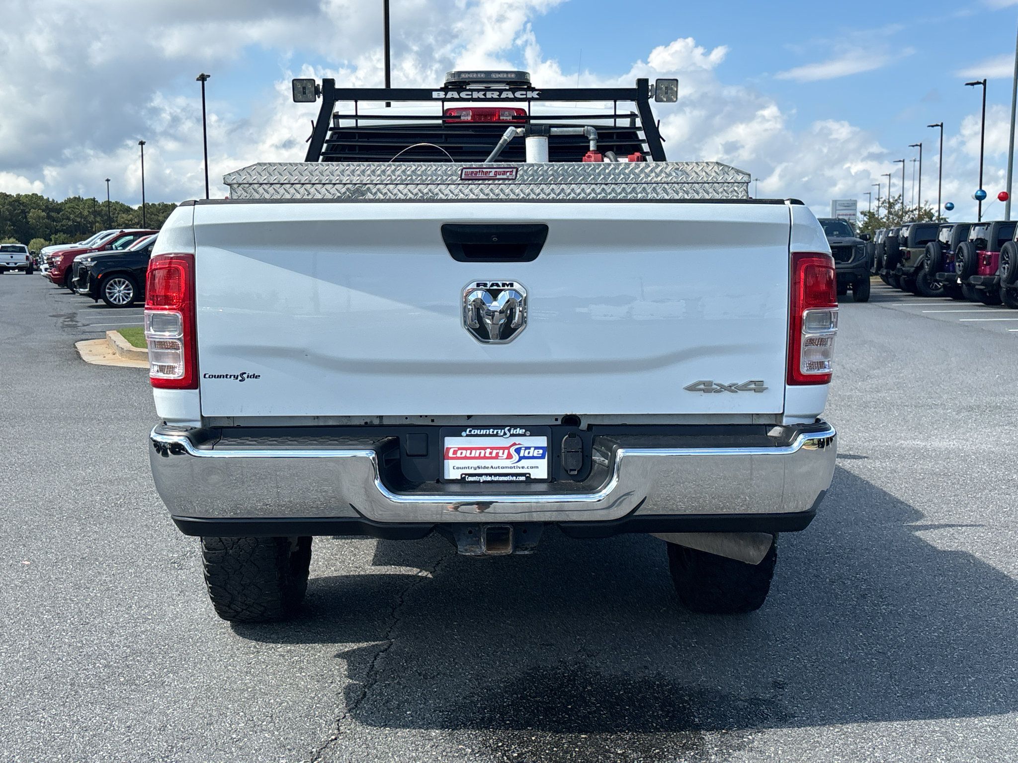 Used 2022 RAM 2500 Tradesman w/ Chrome Appearance Group AWD/4WD image 9