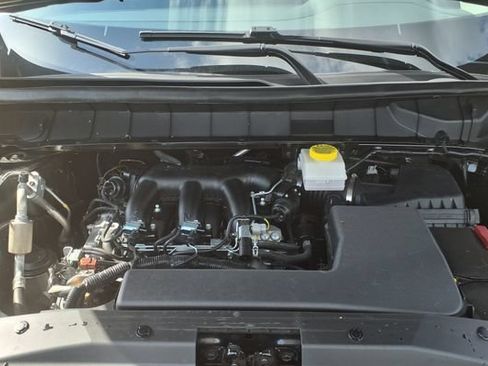 Used 2025 Nissan Pathfinder SV FWD image 35