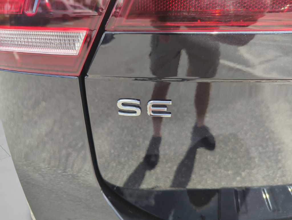 Used 2024 Volkswagen Tiguan SE FWD image 22
