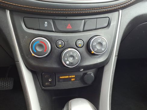 Used 2021 Chevrolet Trax LT image 8