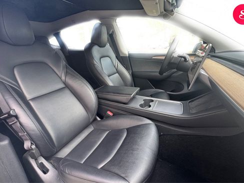 Used 2023 Tesla Model Y Performance image 18