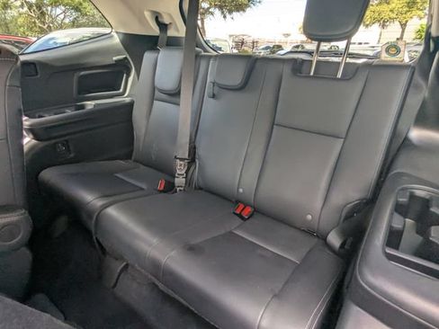 Used 2023 Subaru Ascent Limited AWD/4WD image 15