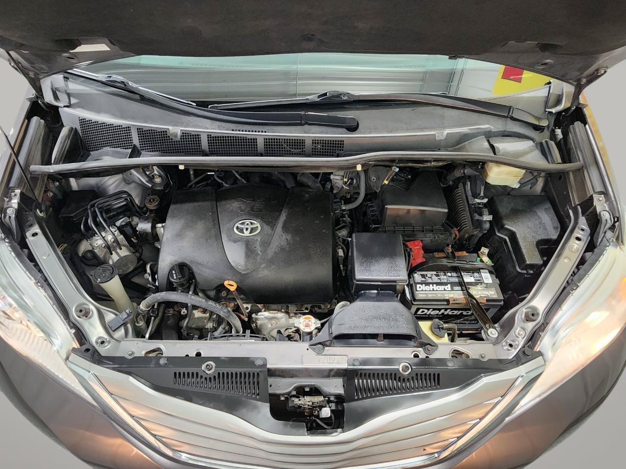 Used 2017 Toyota Sienna XLE AWD/4WD image 10
