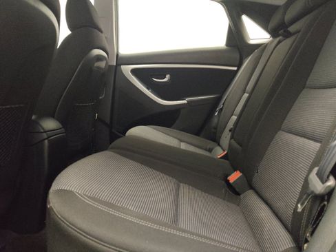 Used 2016 Hyundai Elantra GT FWD image 18