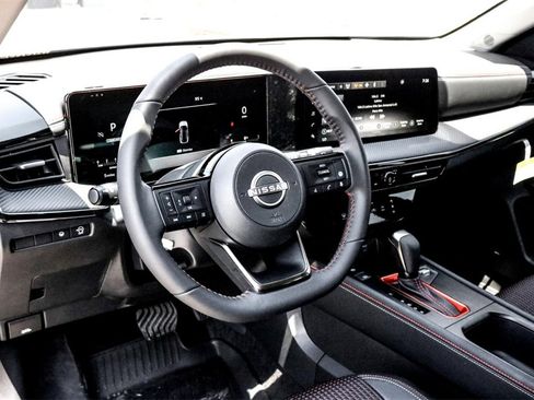 New 2025 Nissan Kicks SR image 11