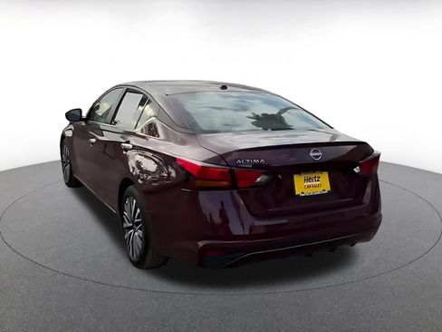 Used 2025 Nissan Altima 2.5 SV FWD image 11