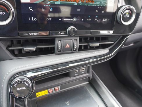 Used 2025 Lexus NX 250 FWD w/ Accessory Package (Z1) image 18