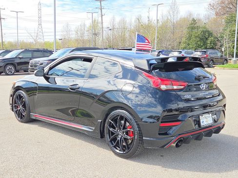 Used 2021 Hyundai Veloster N image 5