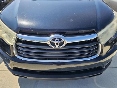 Used 2016 Toyota Highlander Plus FWD image 6