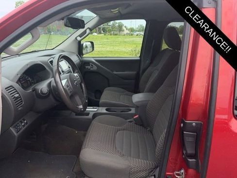 Used 2016 Nissan Frontier SV w/ SV Value Truck Package AWD/4WD image 11