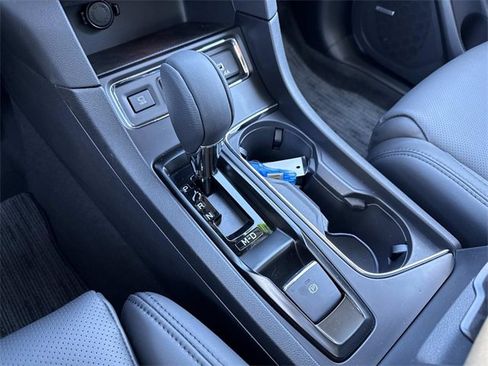 Used 2025 Subaru Ascent Bronze Edition image 25