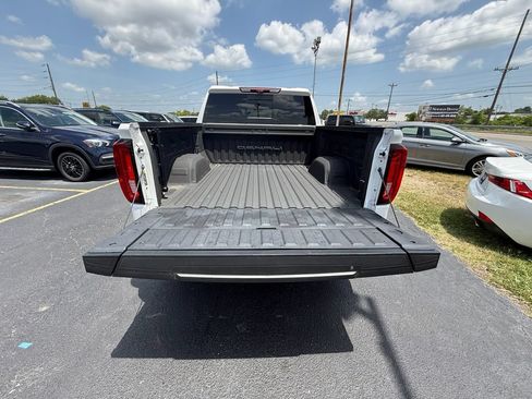 Used 2023 GMC Sierra 1500 Denali Ultimate AWD/4WD image 5