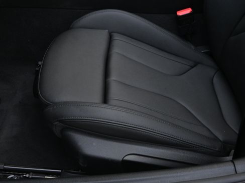 Certified 2023 BMW Z4 sDrive30i w/ Convenience Package image 32