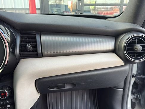 Used 2019 MINI Cooper S w/ Signature Upholstery Package image 21