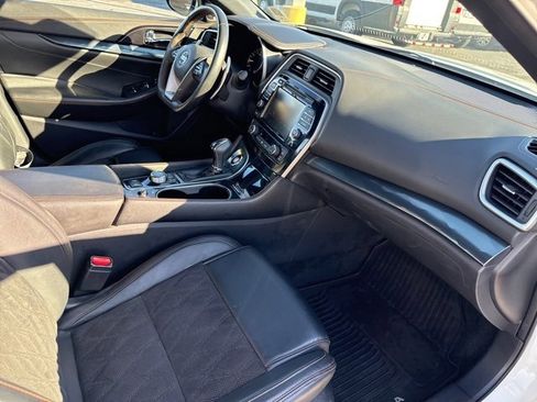 Used 2019 Nissan Maxima SR w/ Premium Package image 21