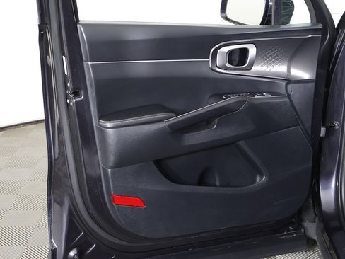 Used 2025 Kia Sorento LX image 21