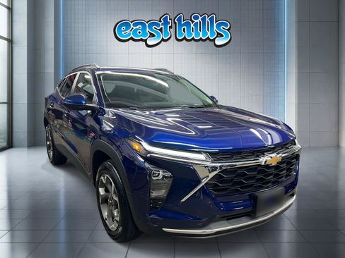 Certified 2024 Chevrolet Trax LT w/ Sunroof Package FWD image 1