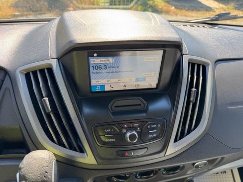 Used 2019 Ford Transit 350 XL image 25