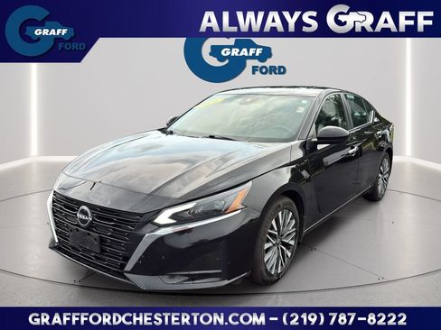 Used 2024 Nissan Altima 2.5 SV w/ SV Premium Package FWD image 1