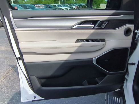 New 2026 Jeep Grand Wagoneer Limited AWD/4WD image 24
