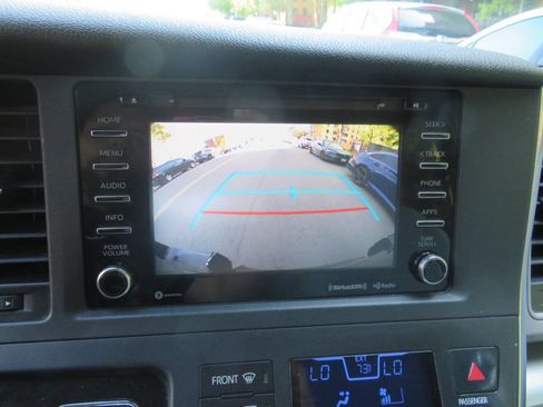 Used 2018 Toyota Sienna LE FWD image 24