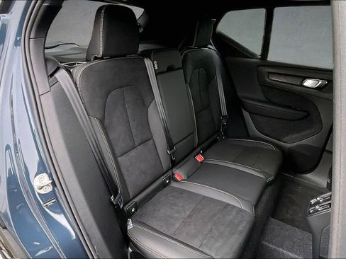 New 2026 Volvo XC40 B5 Ultra w/ Protection Package Premier image 10