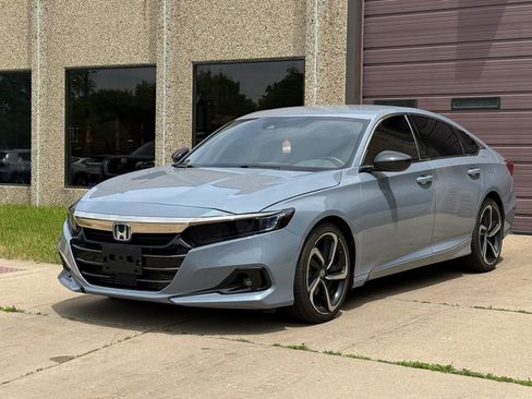 Used 2022 Honda Accord Sport image 3
