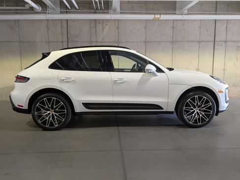 Certified 2026 Porsche Macan AWD/4WD image 10
