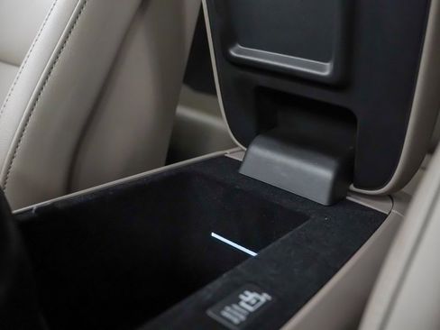 Certified 2025 Porsche Taycan 4S image 35