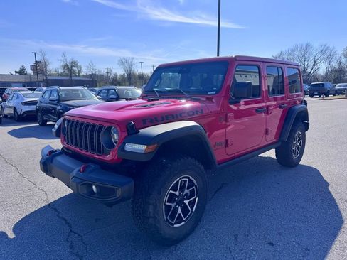 Used 2025 Jeep Wrangler Unlimited Rubicon image 3