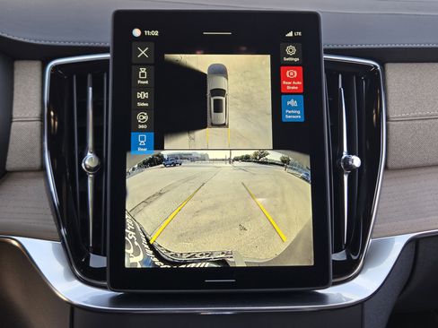 New 2026 Volvo XC90 B5 Plus image 20