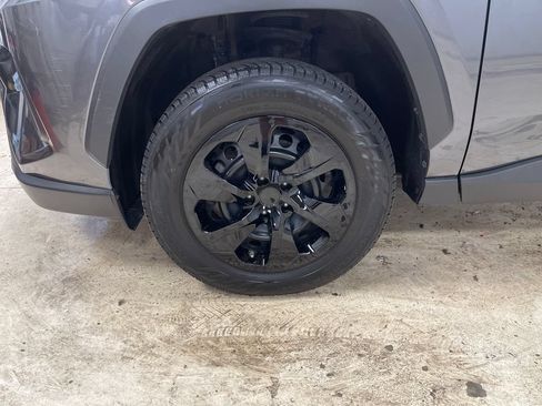 Certified 2021 Toyota RAV4 LE AWD/4WD image 8
