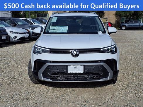 New 2026 Volkswagen Taos SE image 2