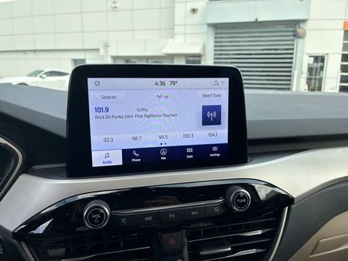 Used 2020 Ford Escape SEL FWD image 5