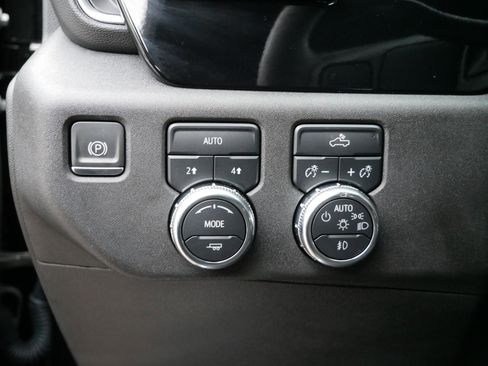 Used 2024 GMC Sierra 1500 Elevation image 16