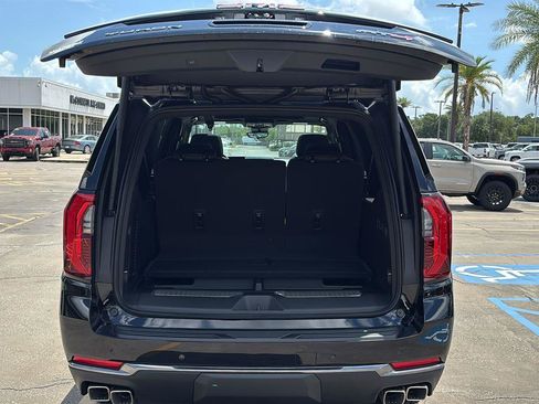 New 2026 GMC Yukon XL AT4 w/ AT4 Premium Package AWD/4WD image 20