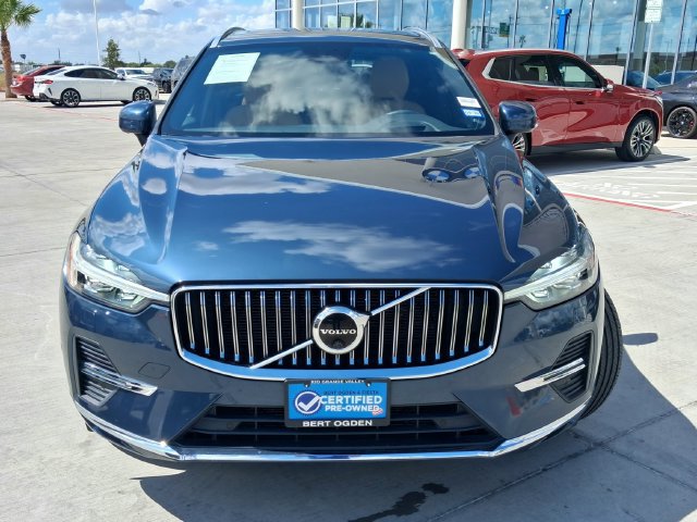 Used 2023 Volvo XC60 B5 Ultimate w/ Climate Package AWD/4WD image 4