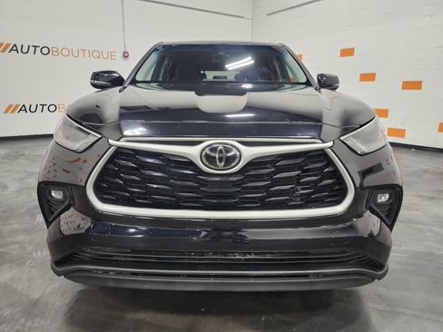 Used 2023 Toyota Highlander LE AWD/4WD image 11