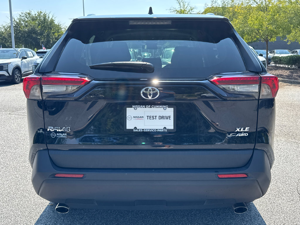 Used 2025 Toyota RAV4 XLE AWD/4WD image 9