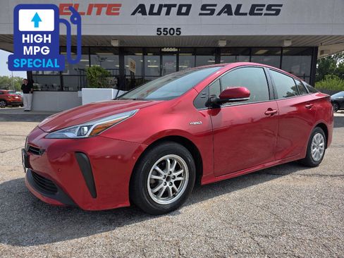 Used 2019 Toyota Prius LE FWD image 1