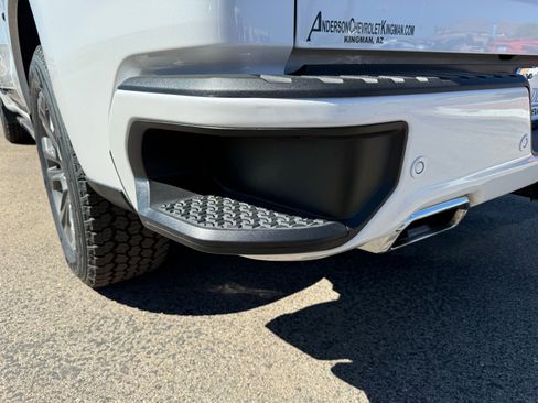 Used 2023 Chevrolet Silverado 1500 High Country w/ Technology Package image 9