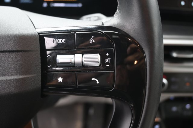 Used 2026 Kia Sorento S FWD image 3