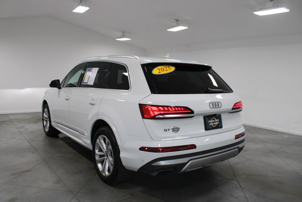 Used 2025 Audi Q7 3.0T Premium Plus AWD/4WD image 7