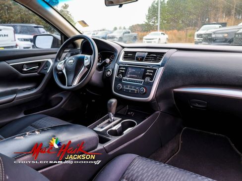 Used 2018 Nissan Altima 2.5 S w/ S Convenience Package image 9