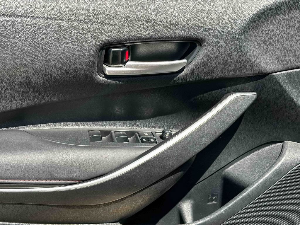 Used 2025 Toyota Corolla SE FWD image 16