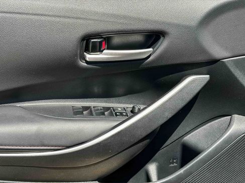 Used 2025 Toyota Corolla SE FWD image 16
