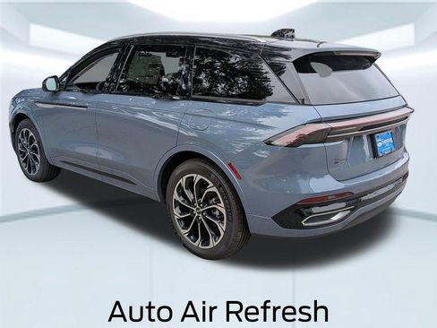 New 2025 Lincoln Nautilus Reserve image 4