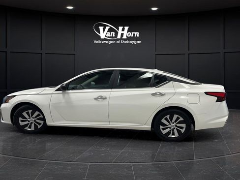 Used 2025 Nissan Altima 2.5 S FWD image 4